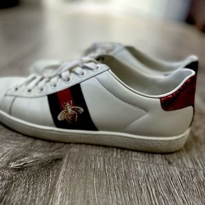 COPY - I’m selling these Gucci shoes which are a size 37 which is also a size 7…